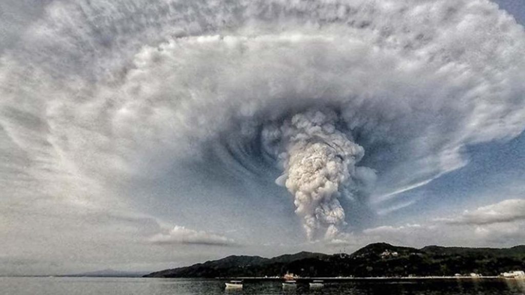 Volcanic ash cloud causes flight disruption