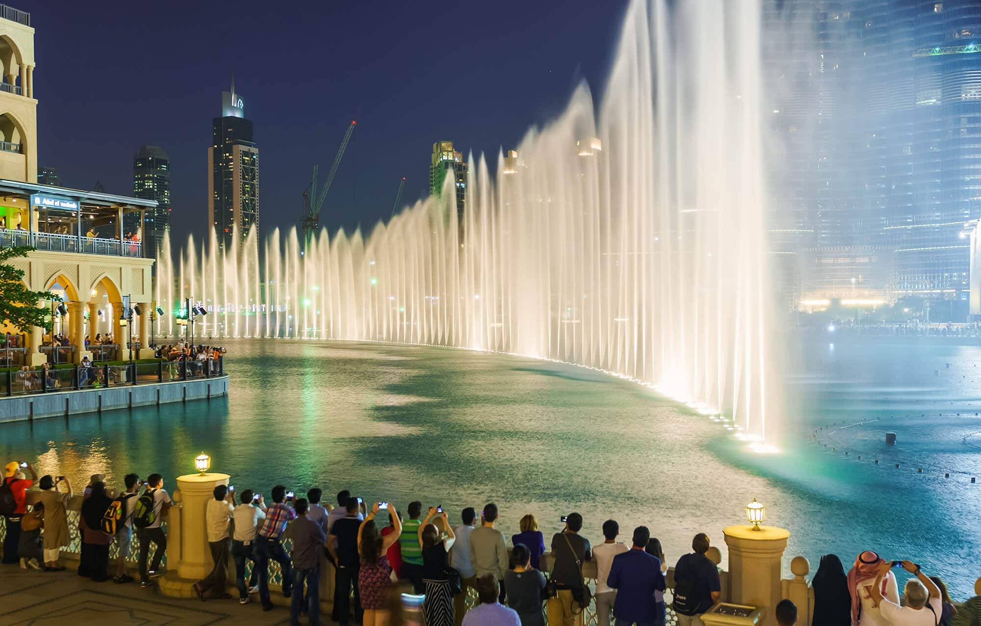 Дубайские фонтаны. Поющие фонтаны Бурдж Халифа. Дубай Бурдж Халифа Поющие фонтаны. Дубай Молл Поющие фонтаны. Дубай Молл фонтан Бурдж Халифа.