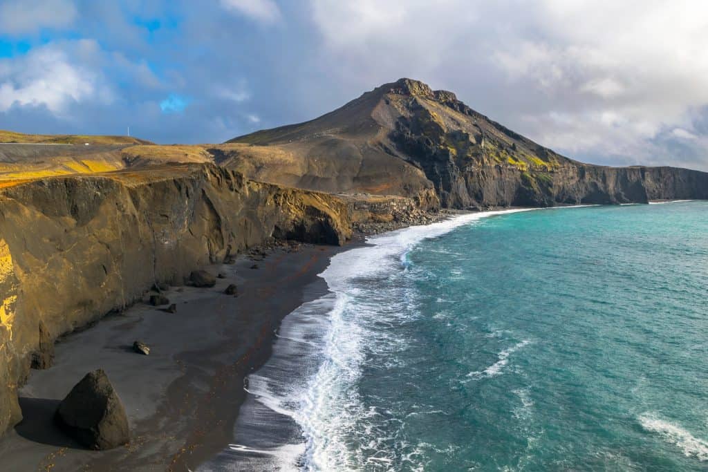 Iceland volcanic eruption ‘imminent’